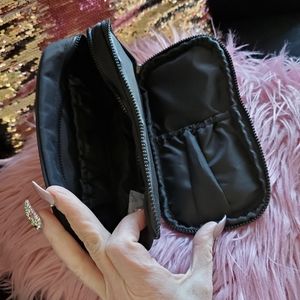 1 LEFT Temptu 2 Zipper Makeup Case